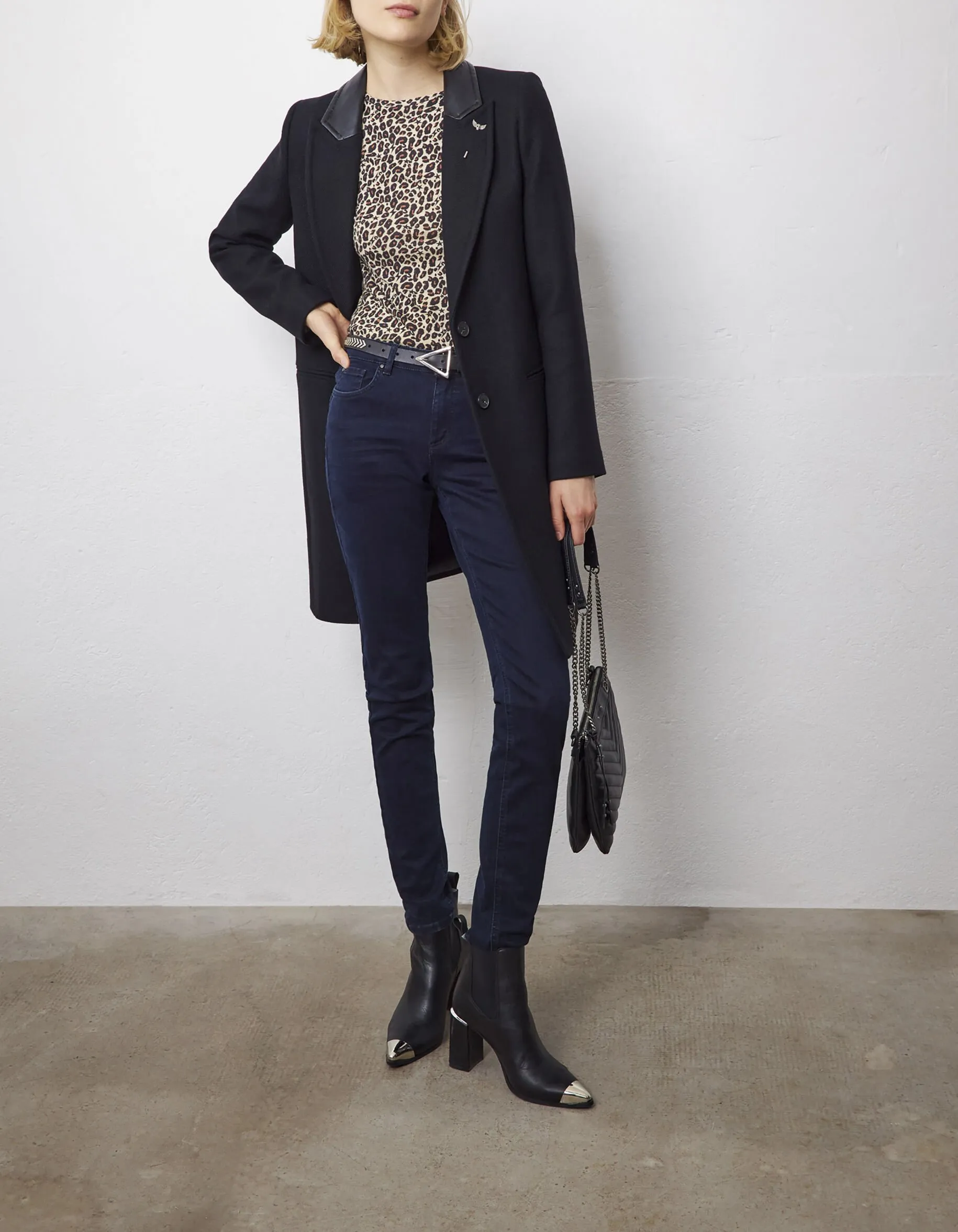 Dark blue slim sculpt up jeans with studs, back pockets - women.
