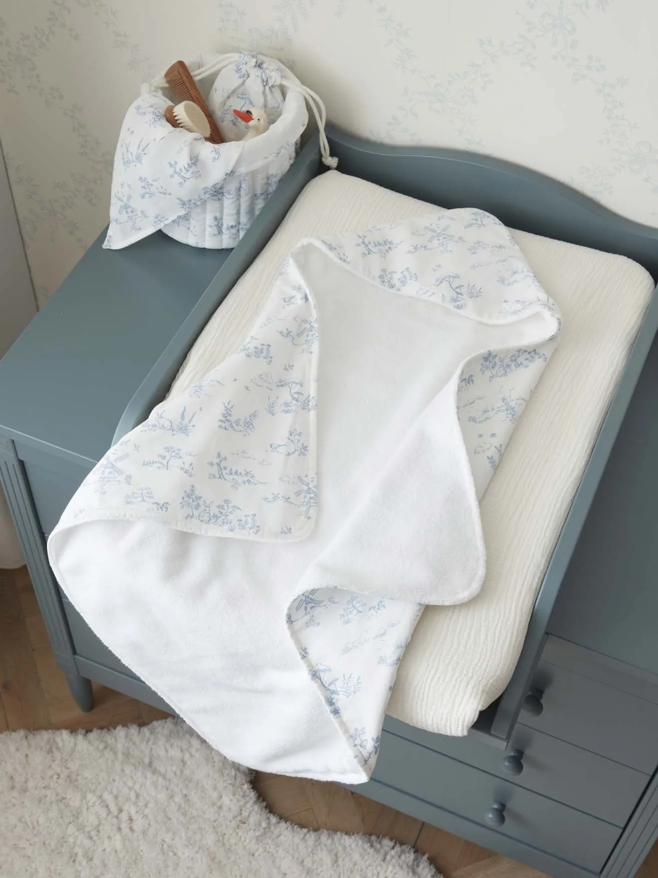 Organic cotton bath cape and towel