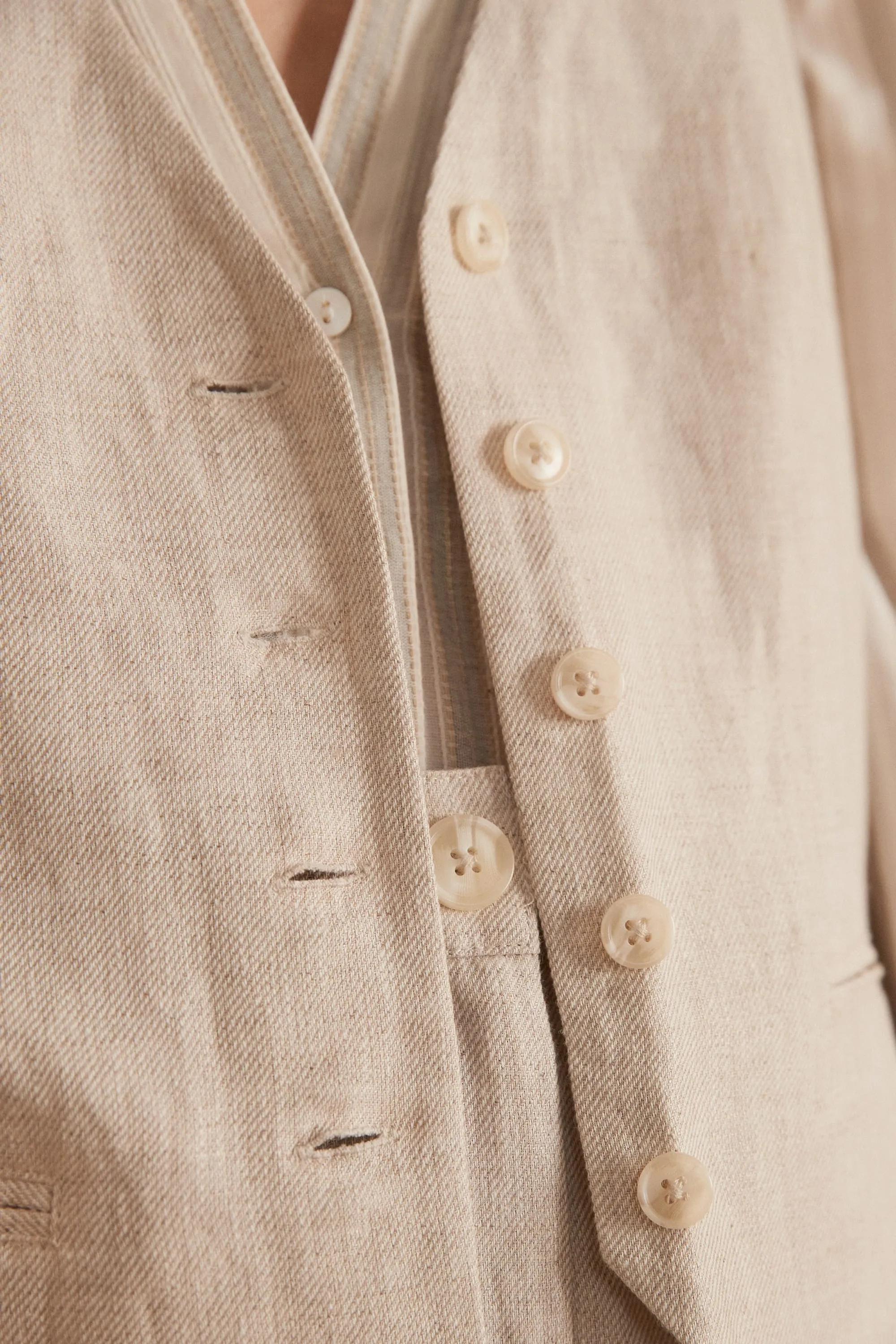 DIANE LINEN Sleeveless Vest by Maison 123