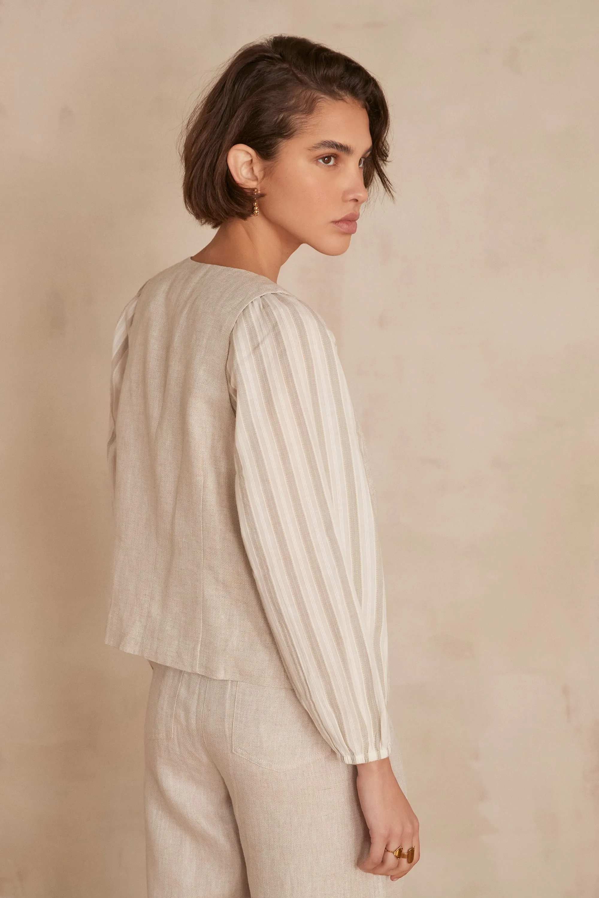 DIANE LINEN Sleeveless Vest by Maison 123